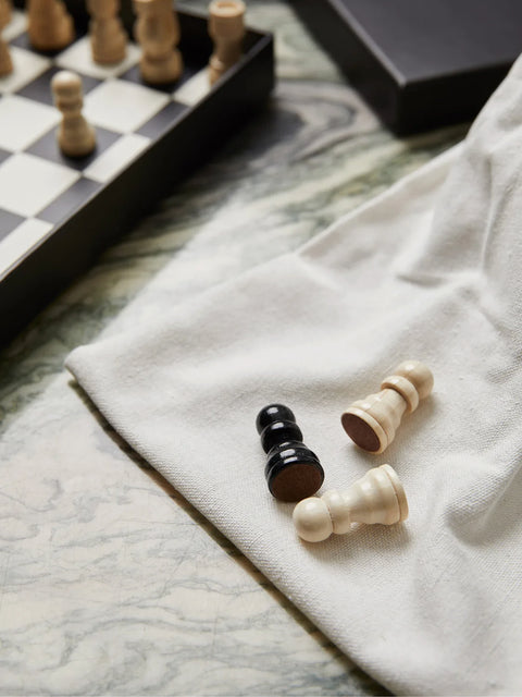 Lacquered wood